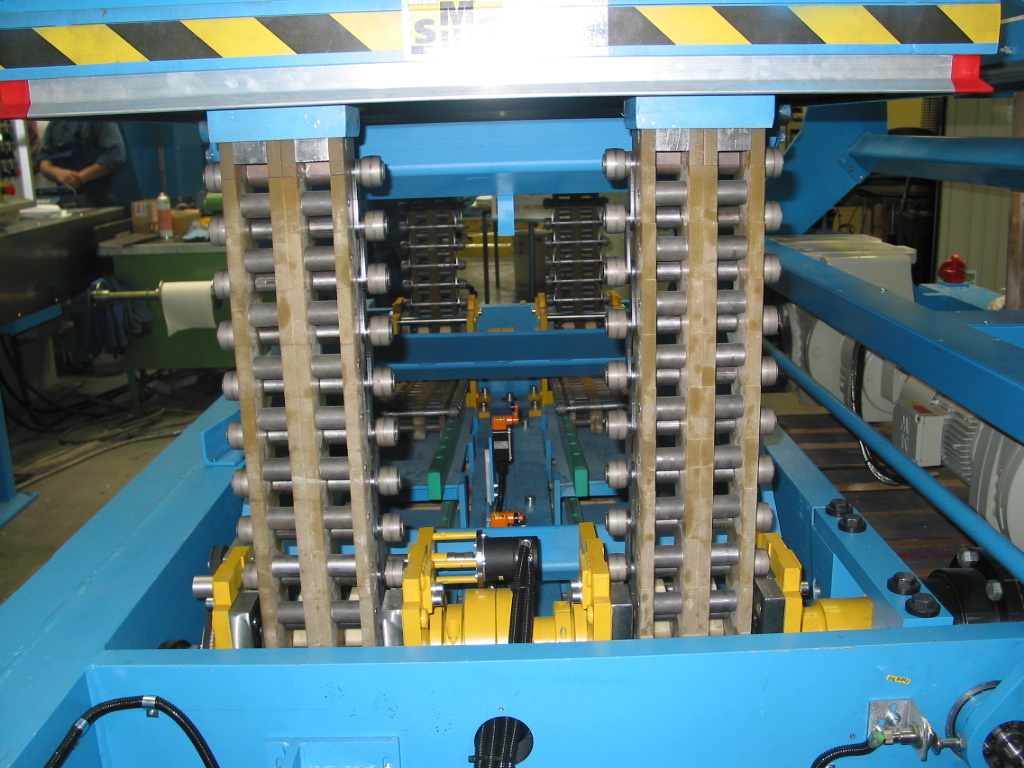 Custom built rigid chain lift table